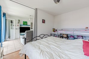 1 bedroom, iron/ironing board, free WiFi - Apartment 'Proche Plage Parentis' with Private Terrace and Wi-Fi (Parentis-En-Born)
