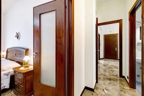 3 bedrooms, iron/ironing board, free WiFi, bed sheets - Apartment 'Casa Grace - Casa Al Mare' with Mountain View, Balcony and Wi-Fi (Vado ligure)