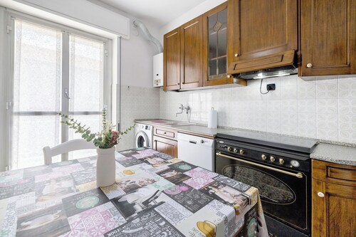 Appartement 'Casa Grace - Casa Al Mare' avec vue sur les montagnes, balcon et Wi-Fi