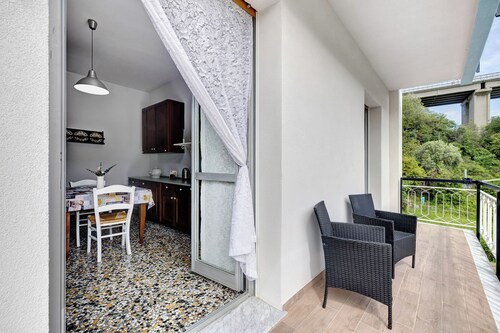 Appartement 'Casa Grace - Casa Al Mare' avec vue sur les montagnes, balcon et Wi-Fi