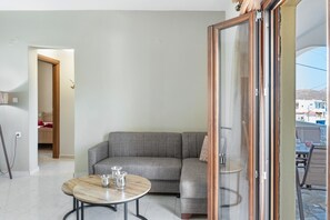 TV - Apartment 'Akrogiali House Drimonas' with Sea View, Wi-Fi and Air Conditioning (Leros)
