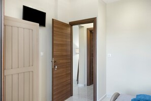 Interior - Apartment 'Akrogiali House Drimonas' with Sea View, Wi-Fi and Air Conditioning (Leros)