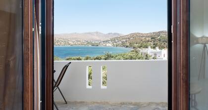 Apartment 'Akrogiali House Drimonas' with Sea View, Wi-Fi and Air Conditioning