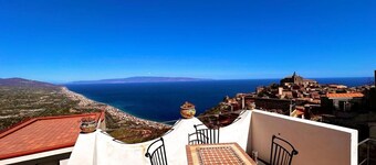 Holiday Home 'Casa Mark' with Sea View, Wi-Fi and Air Conditioning