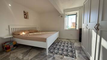 2 chambres, fer et planche Ă repasser, Wi-Fi gratuit, draps fournis