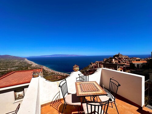 Holiday Home 'Casa Mark' with Sea View, Wi-Fi and Air Conditioning