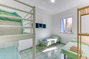 2 habitaciones, tabla de planchar con plancha y wifi gratis 