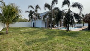 Alberca al aire libre 