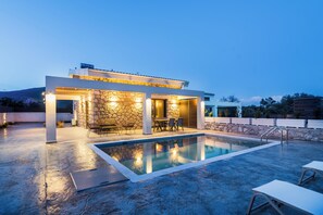 Front of property - Stone and Sea Villas (Lefkada)