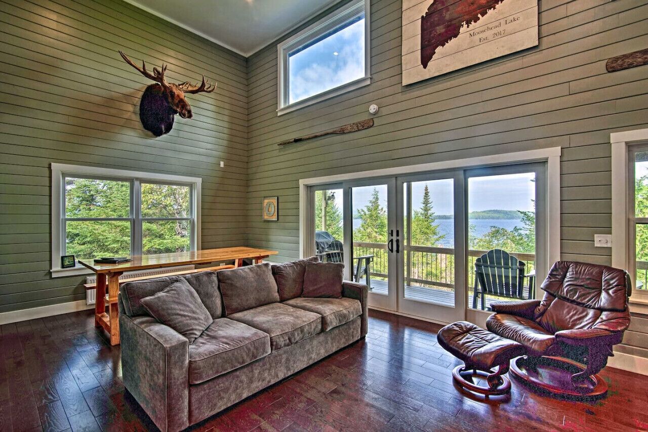 Smart-TV, Kamin, Tischfußball, Tischtennisplatte