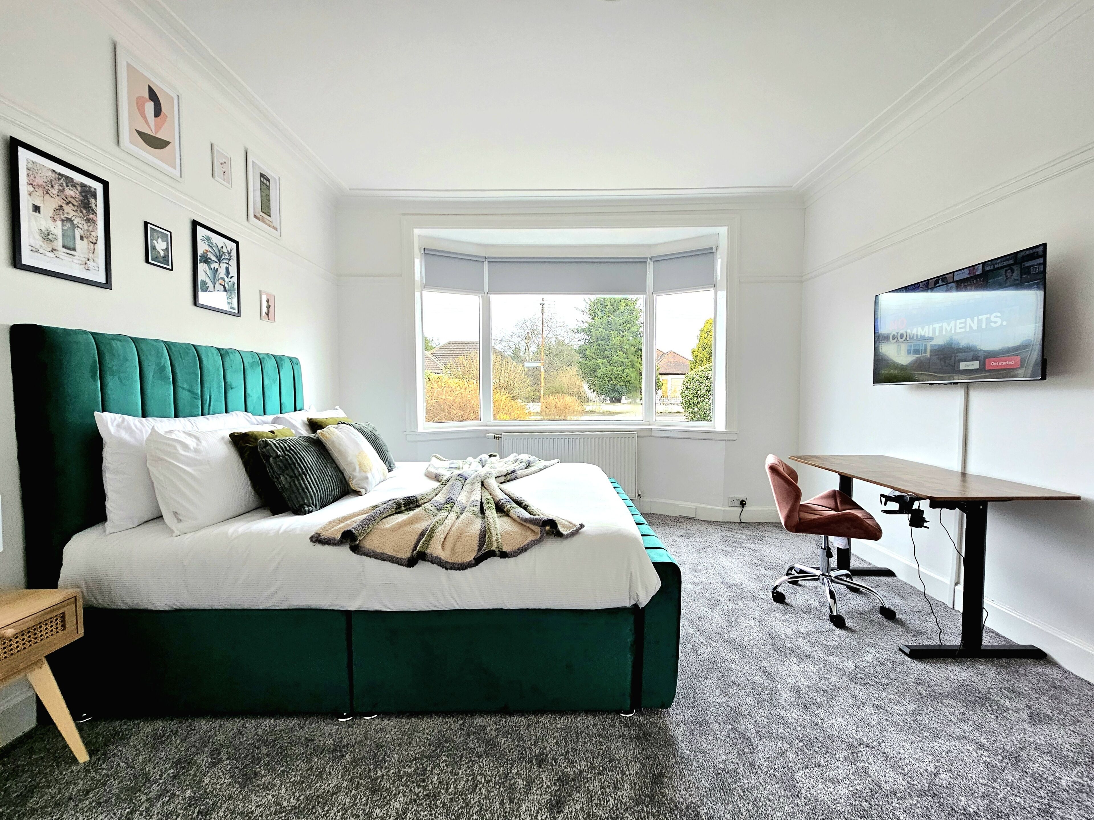 3 bedrooms, desk, iron/ironing board, free WiFi