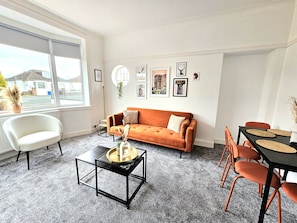 Comfort House, Multiple Beds, Non Smoking, Garden View | Living area