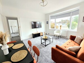 Comfort House, Multiple Beds, Non Smoking, Garden View | Living area