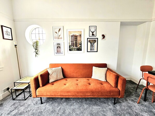 Comfort House, Multiple Beds, Non Smoking, Garden View | Living area