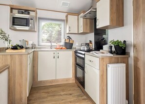 Kühlschrank, Ofen, Herdplatte, Toaster
