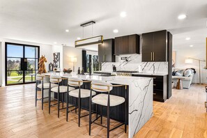 Fridge, microwave, oven, stovetop - Spacious Retreat with Heated Pool-Hot Tub-Games-Bar-Near Keeneland&Bourbon Trail (Lexington)