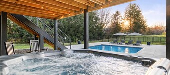 Spacious Retreat with Heated Pool-Hot Tub-Games-Bar-Near Keeneland&Bourbon Trail