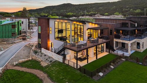 New Glass Water View at PK *4bed/4.5 bath | Games, Paddle Boards & Kayaks!