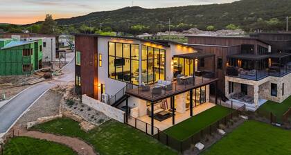 New Glass Water View at PK *4bed/4.5 bath | Games, Paddle Boards & Kayaks!