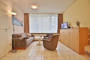 Unclassified image, 2 of 21, button