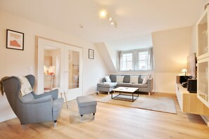 TV, lettore DVD, impianto stereo