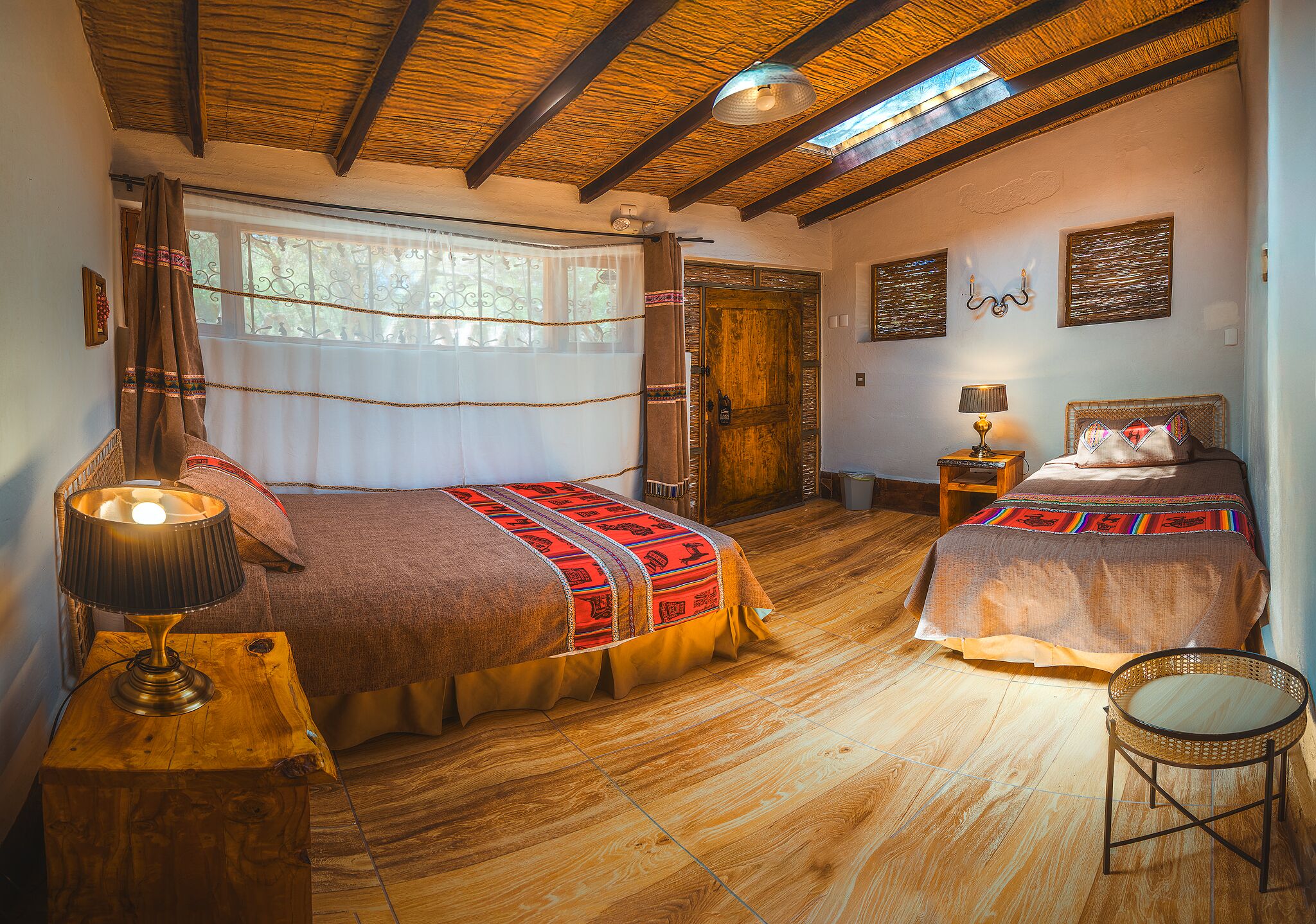 Decoración personalizada, muebles diferentes y wifi gratis 