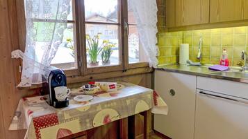 Kühlschrank, Mikrowelle, Ofen, Toaster