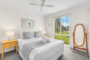 3 habitaciones, escritorio, tabla de planchar con plancha y wifi gratis