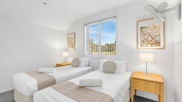 3 slaapkamers, een bureau, een strijkplank/strijkijzer, gratis wifi