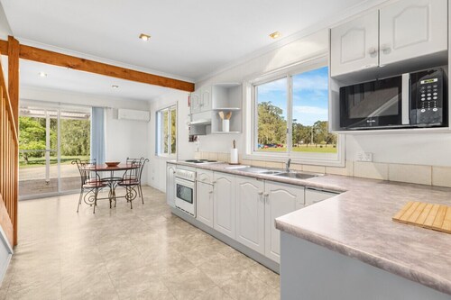 Madigan Cottages | Settlers Cottage