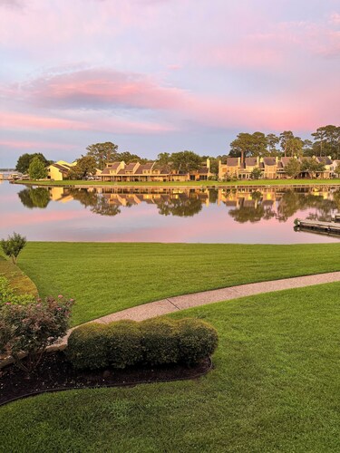 Waterfront modern condo on Walden at the lake Conroe