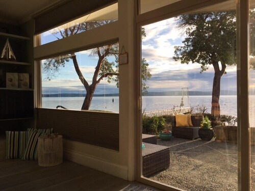 Beach Bliss oceanfront king suite!  Stunning view, fireplace, pool & hot tub!