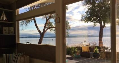 Beach Bliss oceanfront king suite! Stunning view, fireplace, pool & hot tub!