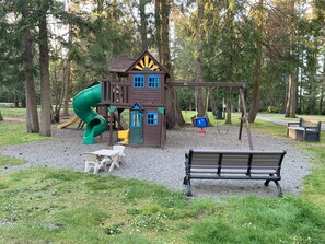 Children's area - Beach Bliss oceanfront king suite! Stunning view, fireplace, pool & hot tub! (Ladysmith)