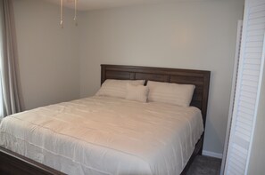 2 chambres, fer et planche à repasser, Wi-Fi, draps fournis