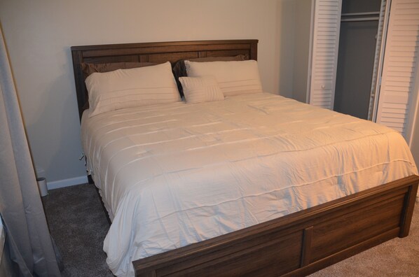 2 habitaciones, tabla de planchar con plancha, wifi y ropa de cama 