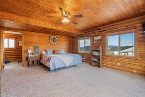 3 bedrooms, iron/ironing board, travel crib, free WiFi