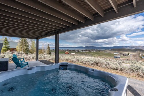 Brand New! Views! Sleeps 28!