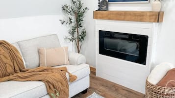 Smart TV, fireplace, music library