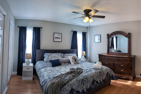 2 chambres, fer et planche à repasser, Wi-Fi gratuit, draps fournis