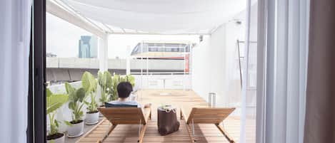 One Bedroom Apartment with Outdoor bathtub (5th fl)