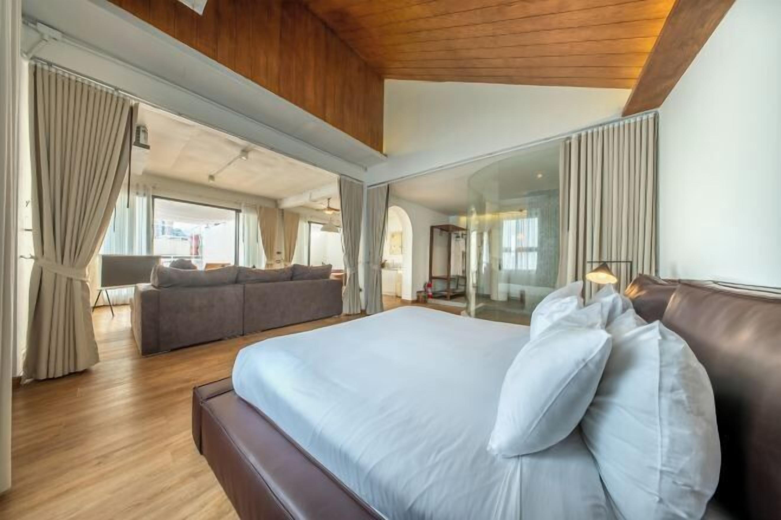 Premium bedding, desk, free WiFi, bed sheets