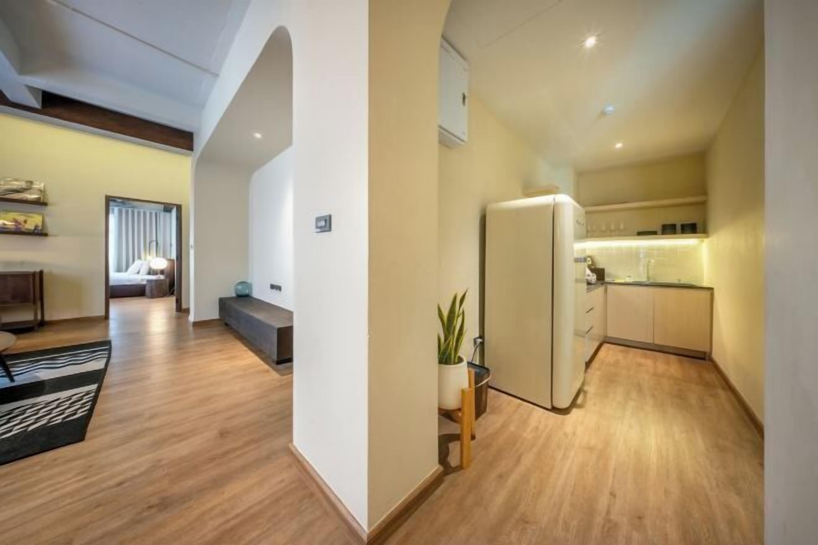 Ylelliset vuodevaatteet, työpöytä, ilmainen Wi-Fi, vuodevaatteet