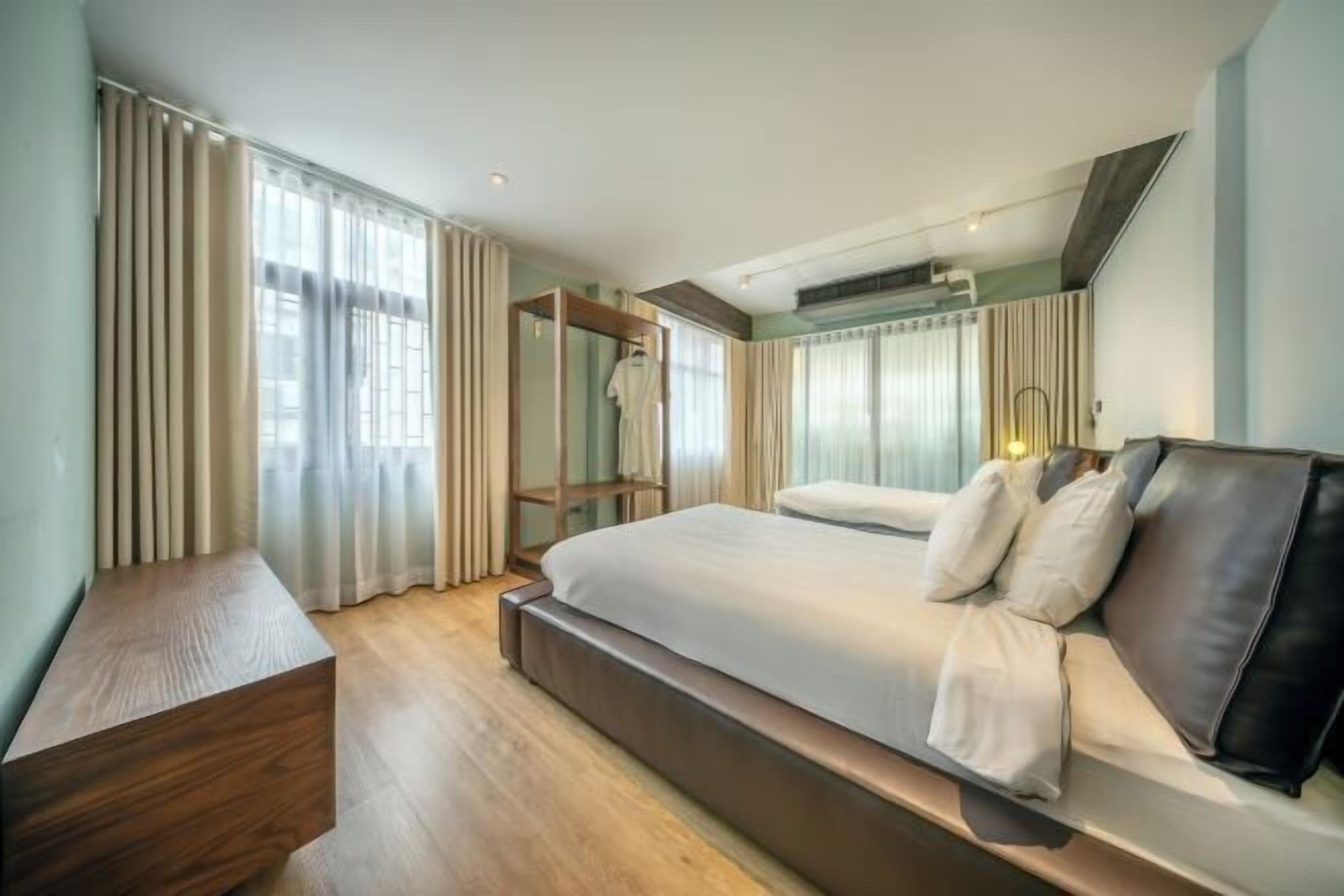 Premium bedding, desk, free WiFi, bed sheets