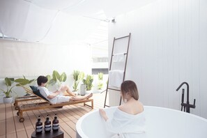 One Bedroom Apartment with Outdoor bathtub (5th fl)
