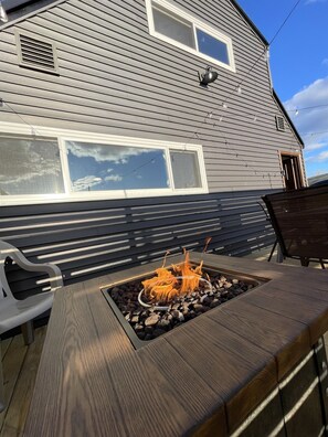 Terrace/patio - Carriage house! Close to hospital, firepit, outdoor dining (lima)
