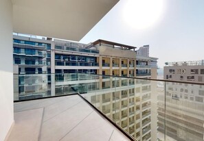 Terrace/patio - Luxury 3BR Designer Retreat with Parking (Dubai)