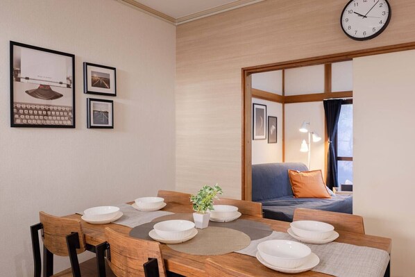 Basic House | Living area