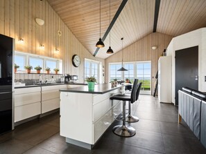 Fridge, oven, dishwasher, cookware/dishes/utensils