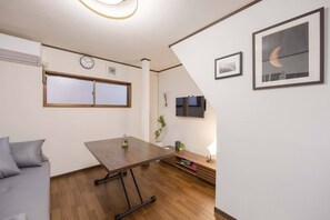 Basic House | Living area